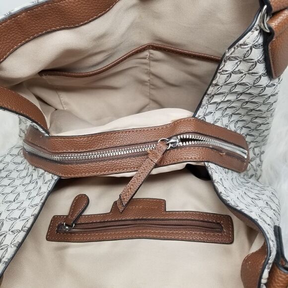 Dana Buchman Large Shoulder Bag. - Picture 9 of 15